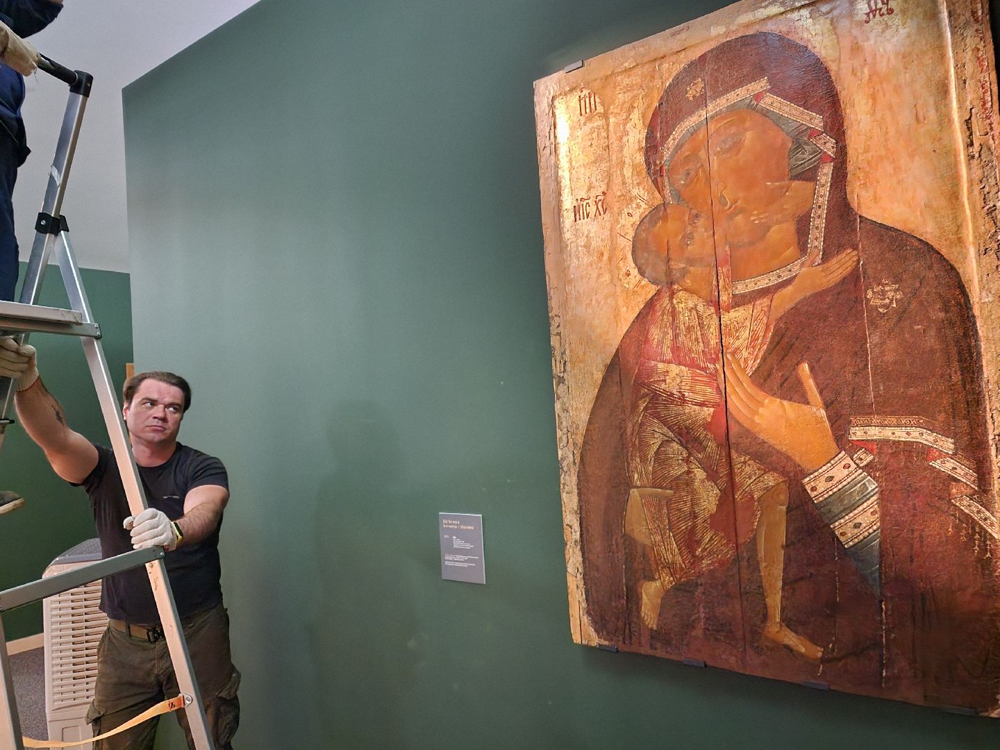 сергиво-посадский городской округ, сергиев посад, сергиево-посадский музей-заповедник, конный двор, выставка, любовью и единением спасемся, федоровская икона,третьяковская галерея,