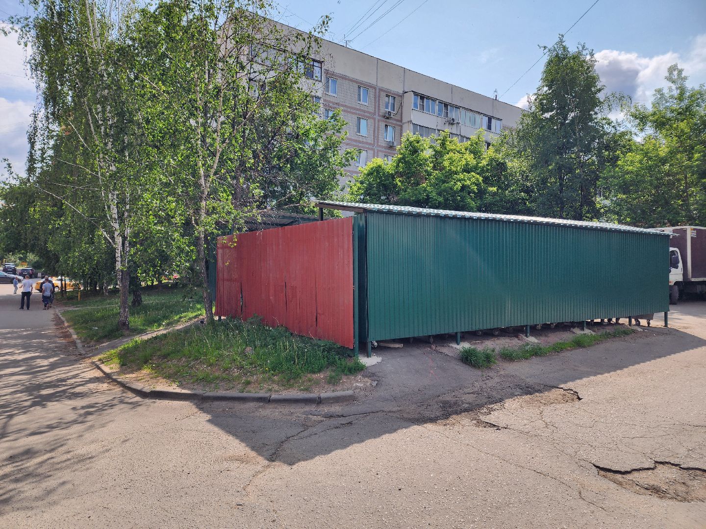 чехов, улица чехова, контейнерная площадка, капитальный ремонт, новое ограждение, крыша, бункер для КГО, дополнительные баки, вывоз мусора, твердое покрытие, крупногабаритные отходы, капремонт,