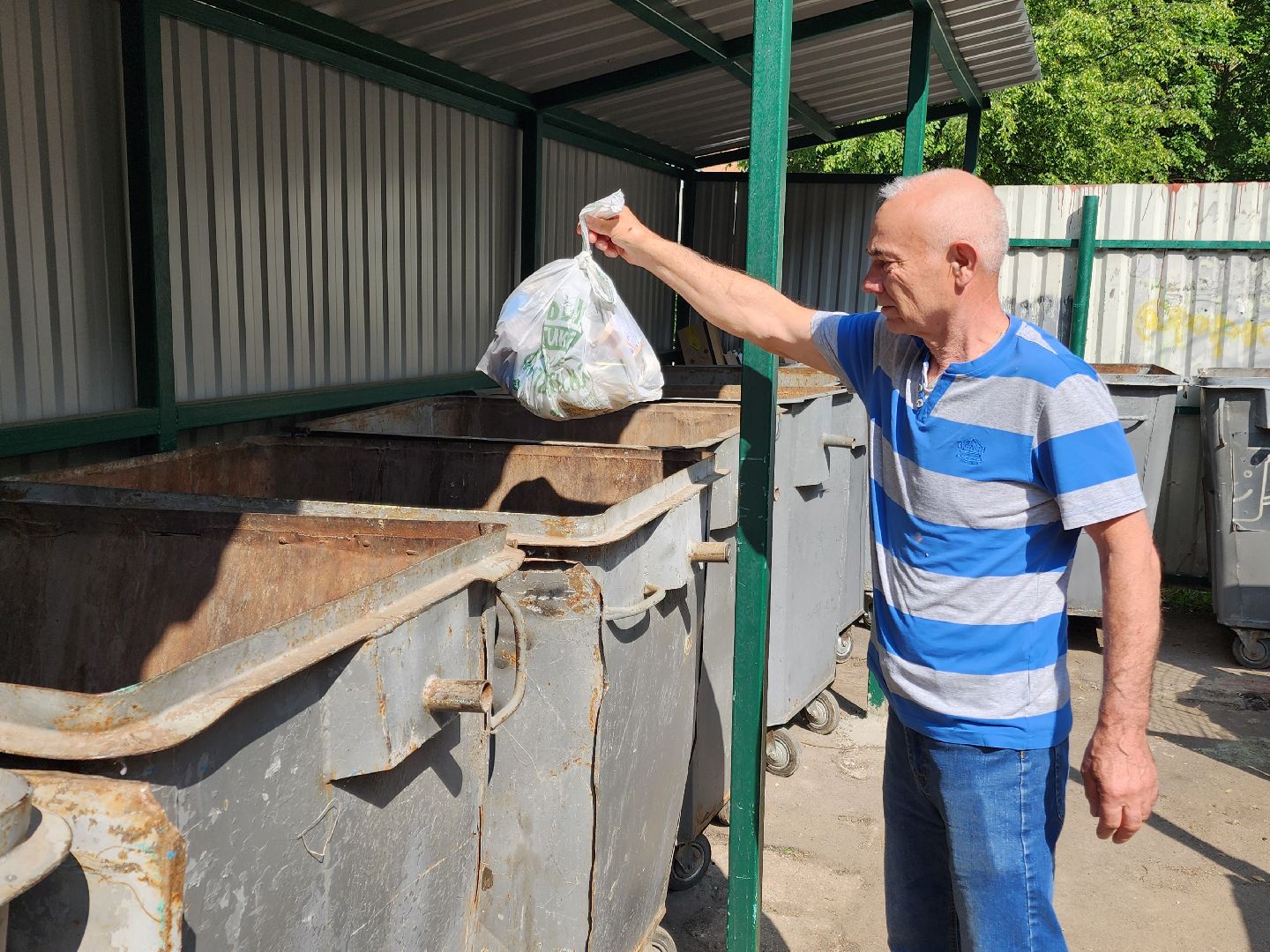 чехов, улица чехова, контейнерная площадка, капитальный ремонт, новое ограждение, крыша, бункер для КГО, дополнительные баки, вывоз мусора, твердое покрытие, крупногабаритные отходы, капремонт,