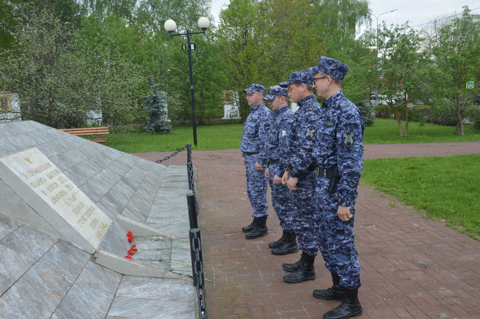 Шатура, памятник, Зенитка, Росгвардия, возложение цветов.