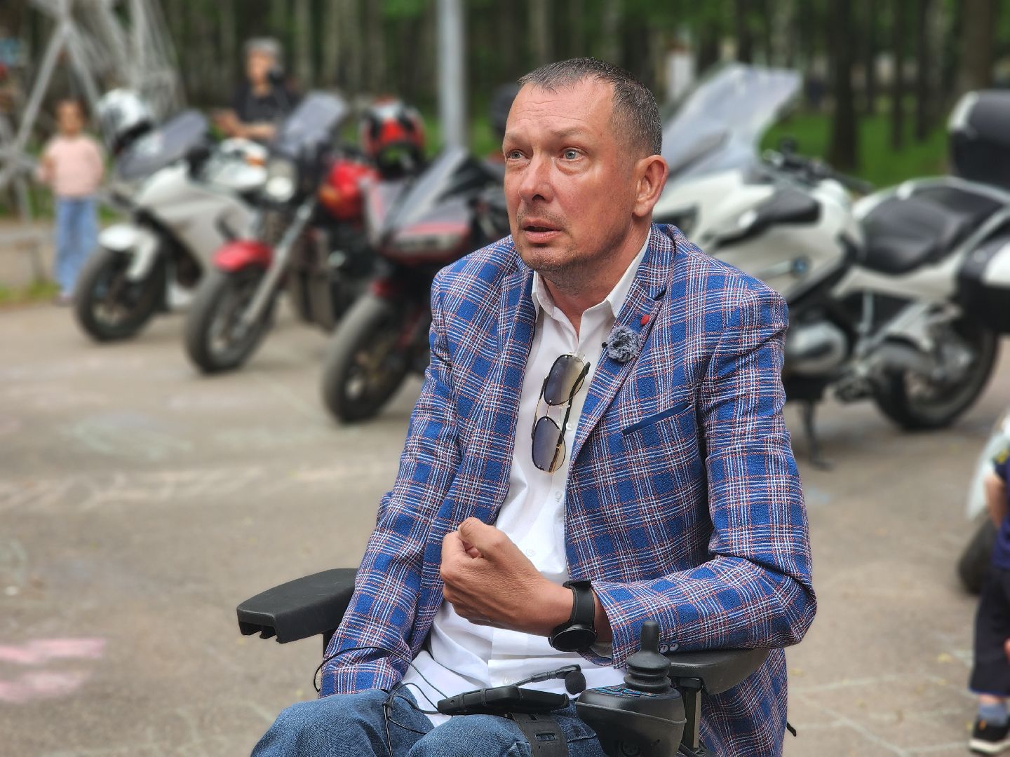 королёв, центральный городской парк , ротонда, люди с овз, первый проект в россии, раскрасим мир в веселые тона,