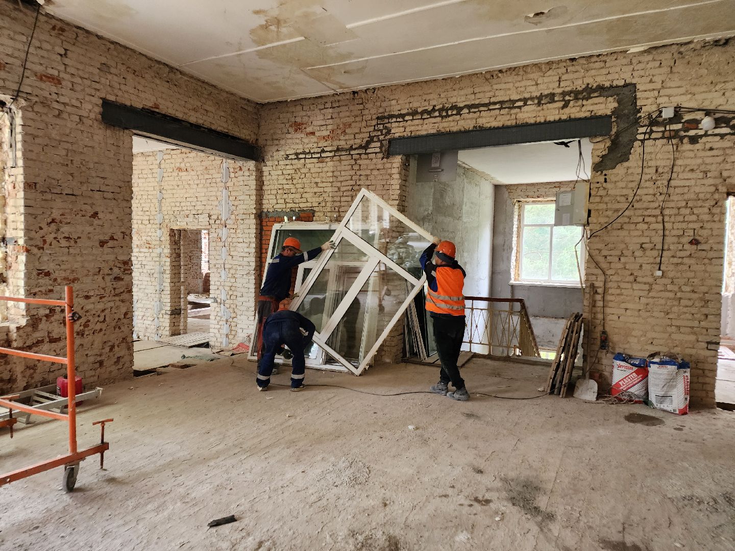 чехов, центр детского творчества, капитальный ремонт, реконструкция, обустройство полов, стяжка полов, демонтажные работы, прокладка инженерных сетей, капремонт, обновление, фасадные работы, замена кровли, окна и двери, госпрограмма московской области,