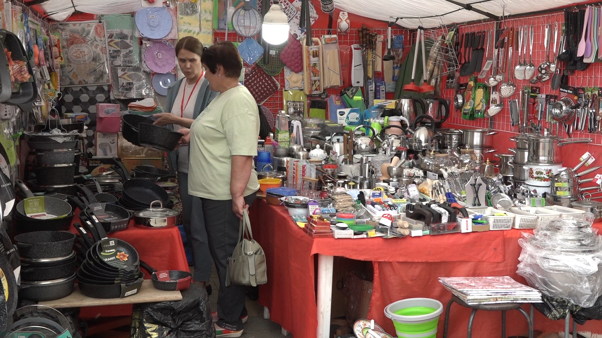 сезонная ярмарка товаров, власиха продовольственная ярмарка, ярмарка во власихе, товары на ярмарке, выездная ярмарка,