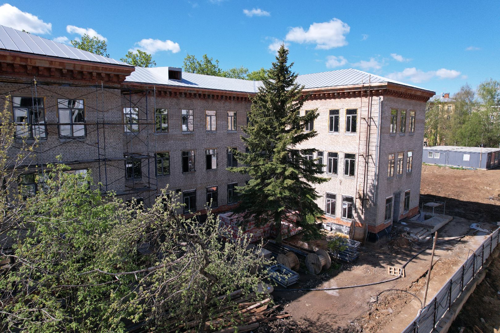 Поликлиника 1 в Королеве , видео с коптера, капремонт поликлиники королев,