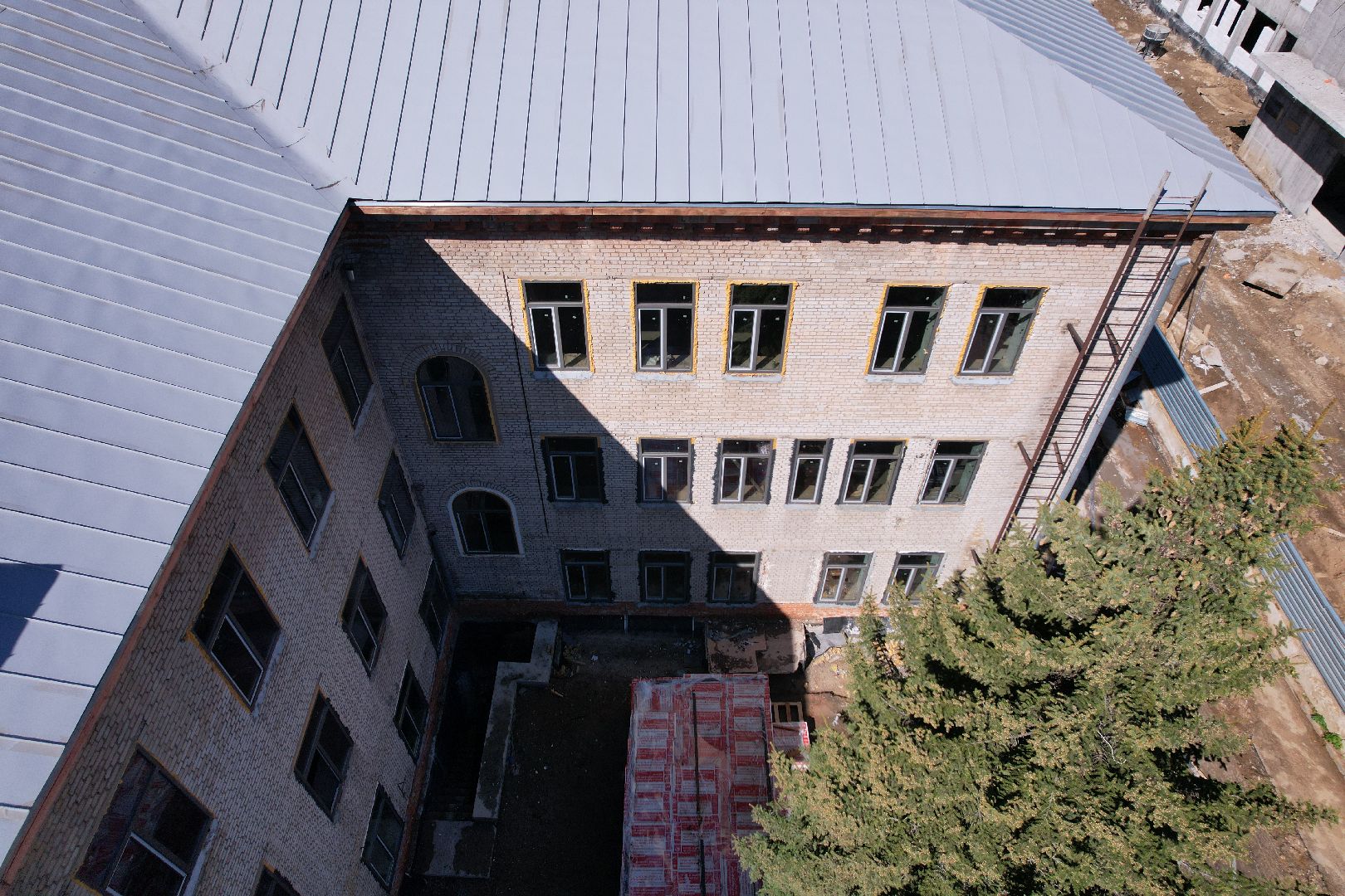 Поликлиника 1 в Королеве , видео с коптера, капремонт поликлиники королев,