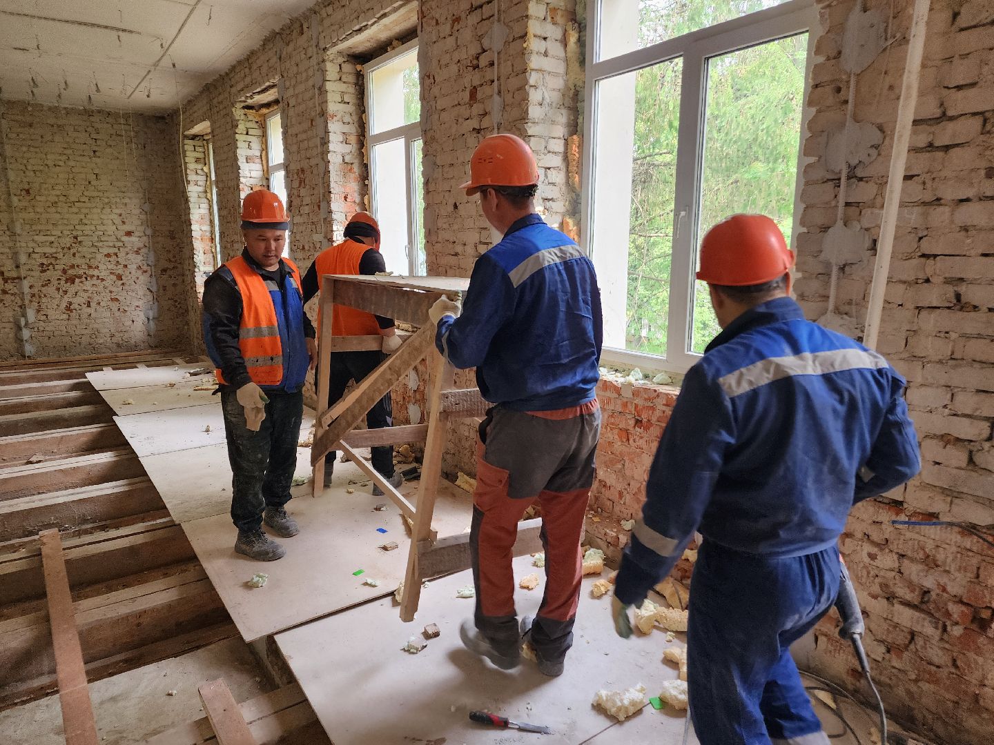 чехов, центр детского творчества, капитальный ремонт, реконструкция, капремонт, обновление,  демонтаж старых окон, замена оконных блоков, стеклопакеты,прокладка инженерных сетей, внутренняя отделка помещений, фасадные и кровельные работы,госпрограмма московской области,