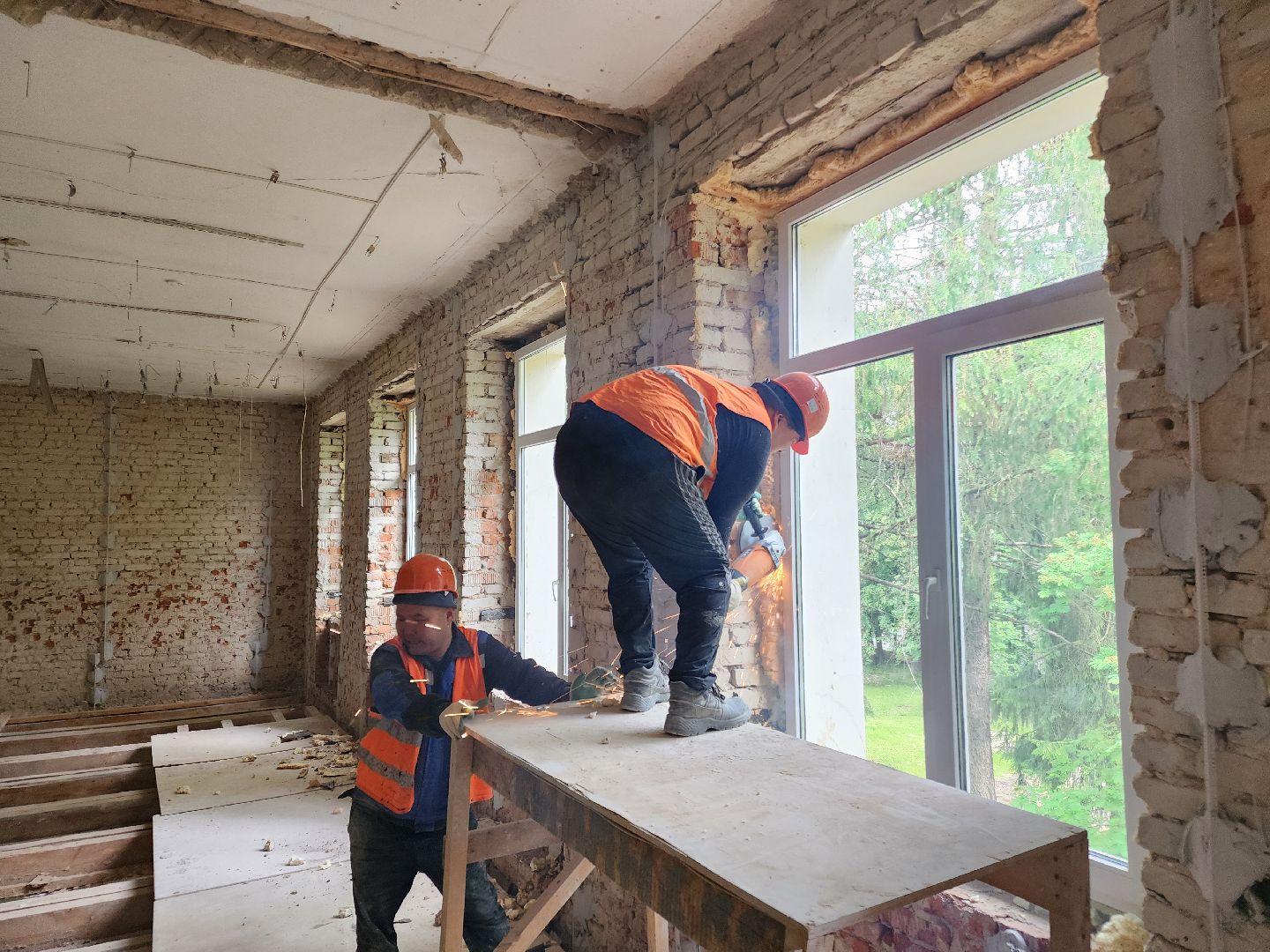 чехов, центр детского творчества, капитальный ремонт, реконструкция, капремонт, обновление,  демонтаж старых окон, замена оконных блоков, стеклопакеты,прокладка инженерных сетей, внутренняя отделка помещений, фасадные и кровельные работы,госпрограмма московской области,