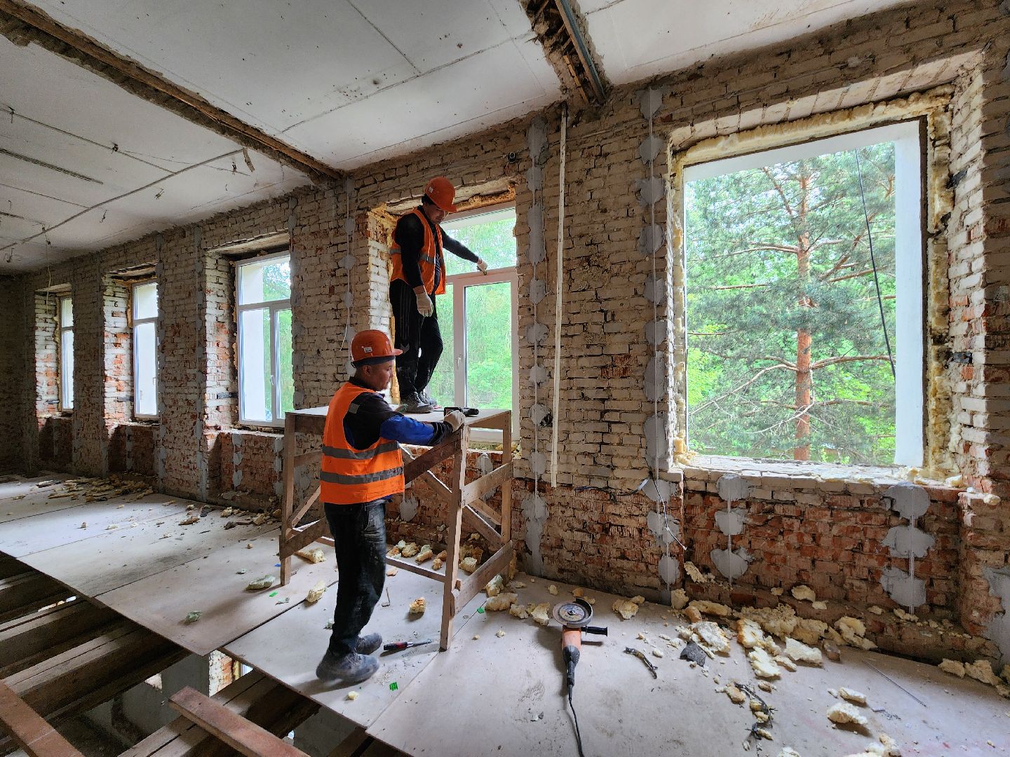 чехов, центр детского творчества, капитальный ремонт, реконструкция, капремонт, обновление,  демонтаж старых окон, замена оконных блоков, стеклопакеты,прокладка инженерных сетей, внутренняя отделка помещений, фасадные и кровельные работы,госпрограмма московской области,