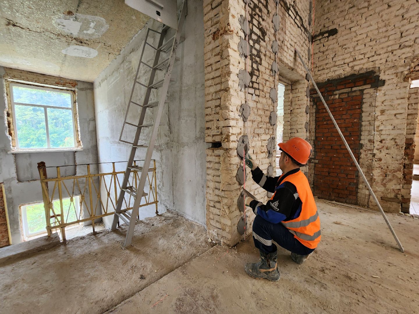 чехов, центр детского творчества, капитальный ремонт, реконструкция, капремонт, обновление,  демонтаж старых окон, замена оконных блоков, стеклопакеты,прокладка инженерных сетей, внутренняя отделка помещений, фасадные и кровельные работы,госпрограмма московской области,