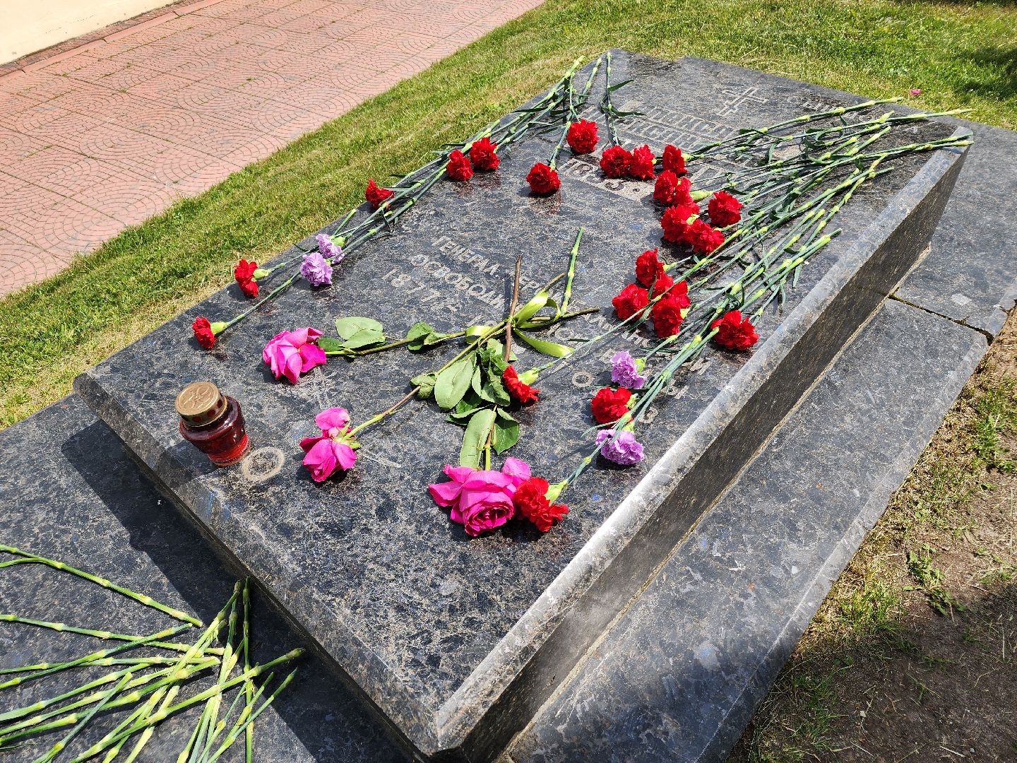 чехов, улица пушкина, анно-зачатьевский храм, поэт александр пушкин, некрополь, потомки поэта, сын александра пушкина, панихида, заупокойное богослужение, день рождения александра пушкина, музей усадьба лопасня-зачатьевское, выставки, концерт, бесплатные обзорные экскурсии,