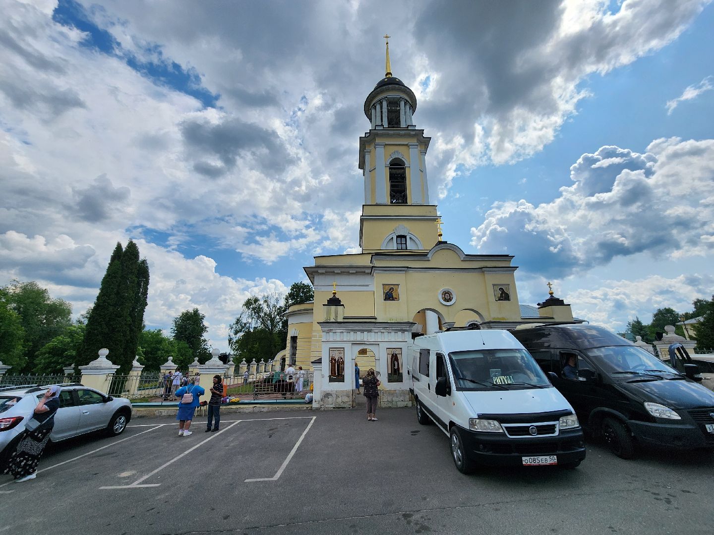 чехов, улица пушкина, анно-зачатьевский храм, поэт александр пушкин, некрополь, потомки поэта, сын александра пушкина, панихида, заупокойное богослужение, день рождения александра пушкина, музей усадьба лопасня-зачатьевское, выставки, концерт, бесплатные обзорные экскурсии,