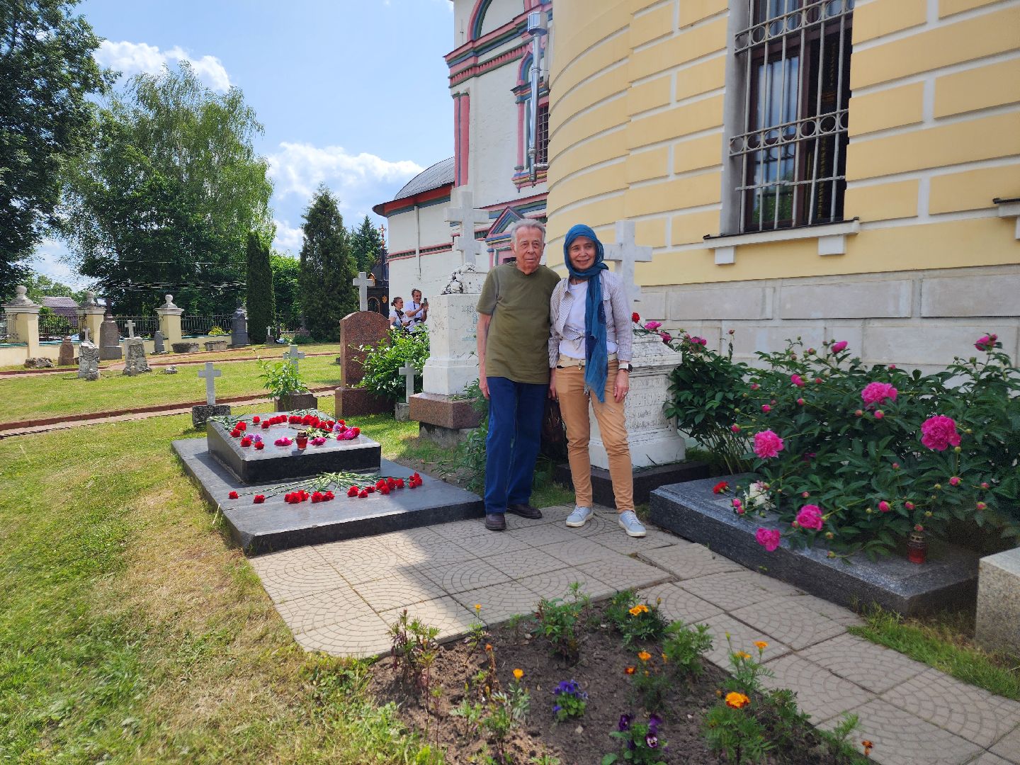 чехов, улица пушкина, анно-зачатьевский храм, поэт александр пушкин, некрополь, потомки поэта, сын александра пушкина, панихида, заупокойное богослужение, день рождения александра пушкина, музей усадьба лопасня-зачатьевское, выставки, концерт, бесплатные обзорные экскурсии,
