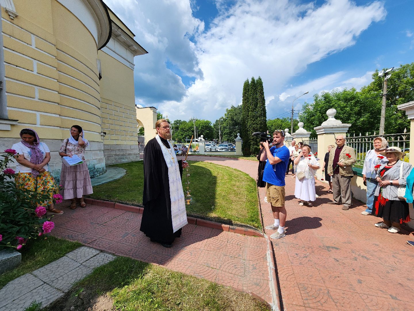 чехов, улица пушкина, анно-зачатьевский храм, поэт александр пушкин, некрополь, потомки поэта, сын александра пушкина, панихида, заупокойное богослужение, день рождения александра пушкина, музей усадьба лопасня-зачатьевское, выставки, концерт, бесплатные обзорные экскурсии,