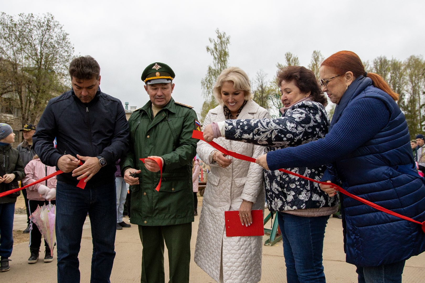 Можайск, Можайский городской округ, Подмосковье, благоустройство, экология, акция, посади дерево, парк семьи, военнослужащие, Иван Конев
