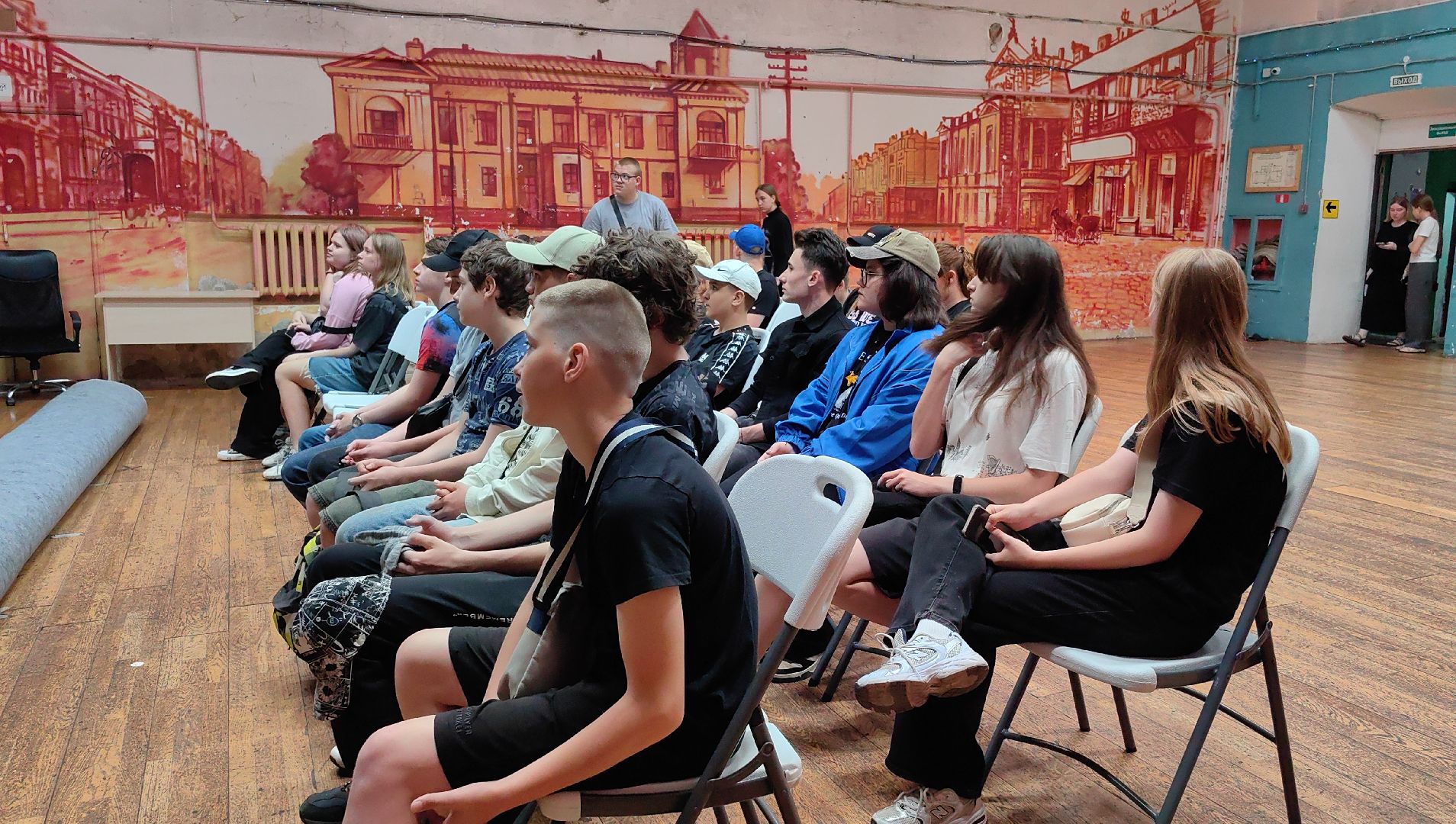 трудовое лето, подростки, школьники, инвентарь, благоустройство,