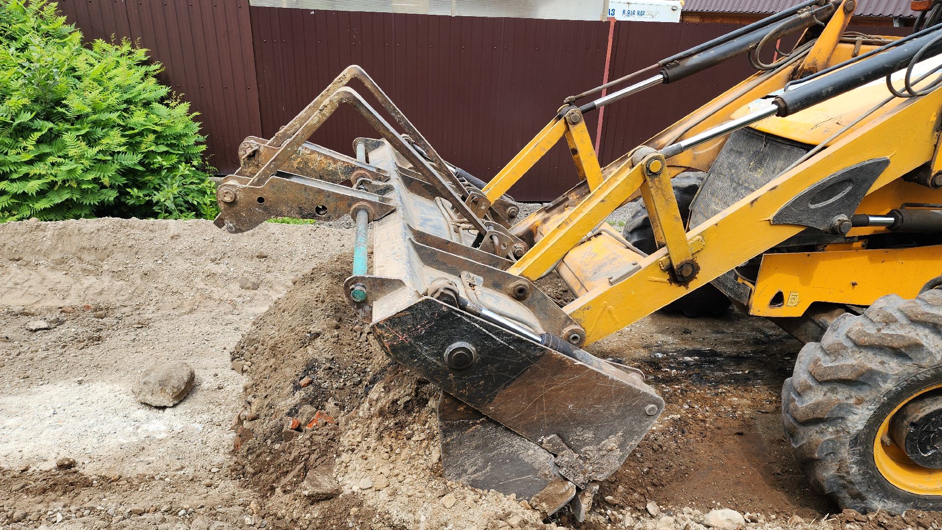 кашира, ремонт дорог, щебень, строительство дорог, трактор, каток, грунтовая дорога,