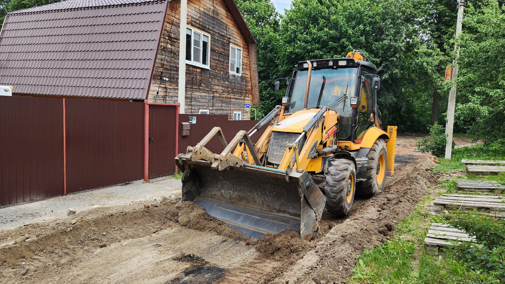 кашира, ремонт дорог, щебень, строительство дорог, трактор, каток, грунтовая дорога,