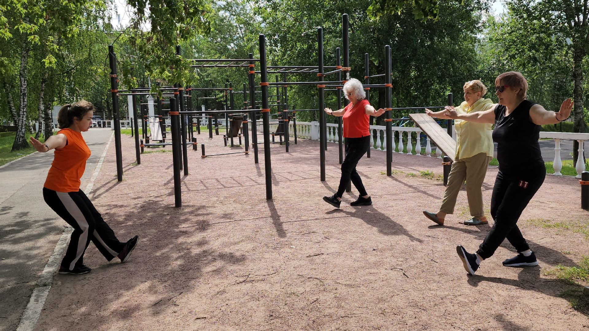 зарядка, активное долголетие,