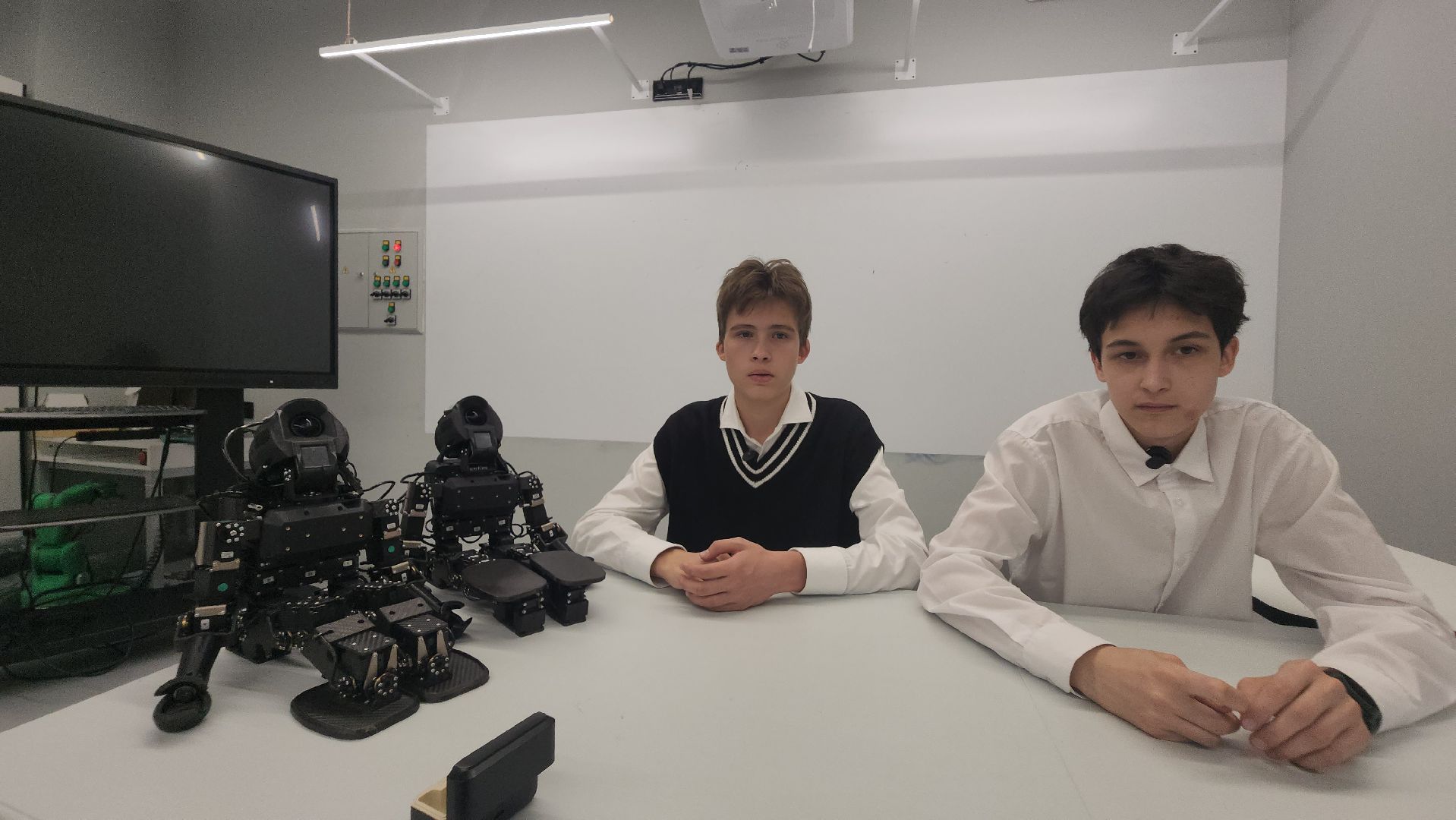 долгопрудный, робототехника, роботы, роботы-футболисты, roki-2,