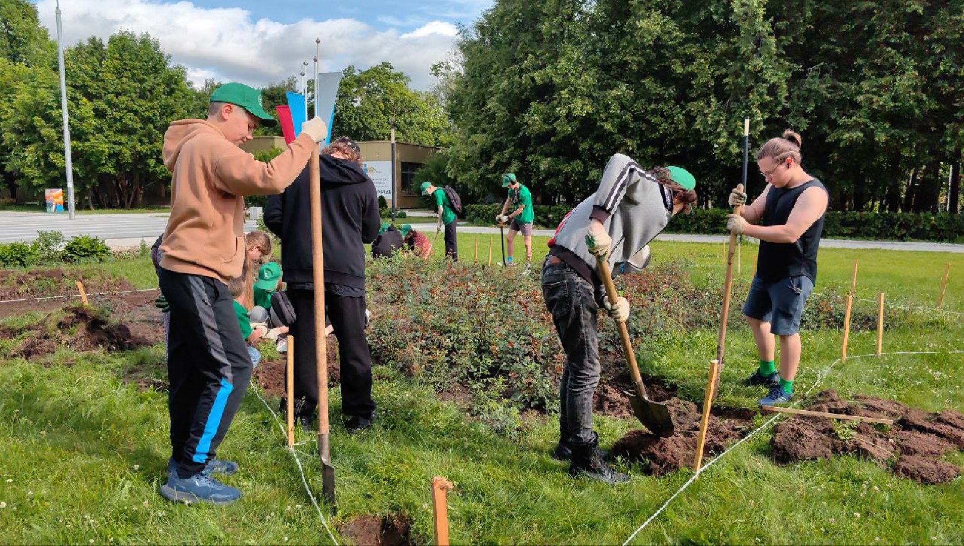 трудовое лето, уборка, проект, каникулы, школьники, бригада,