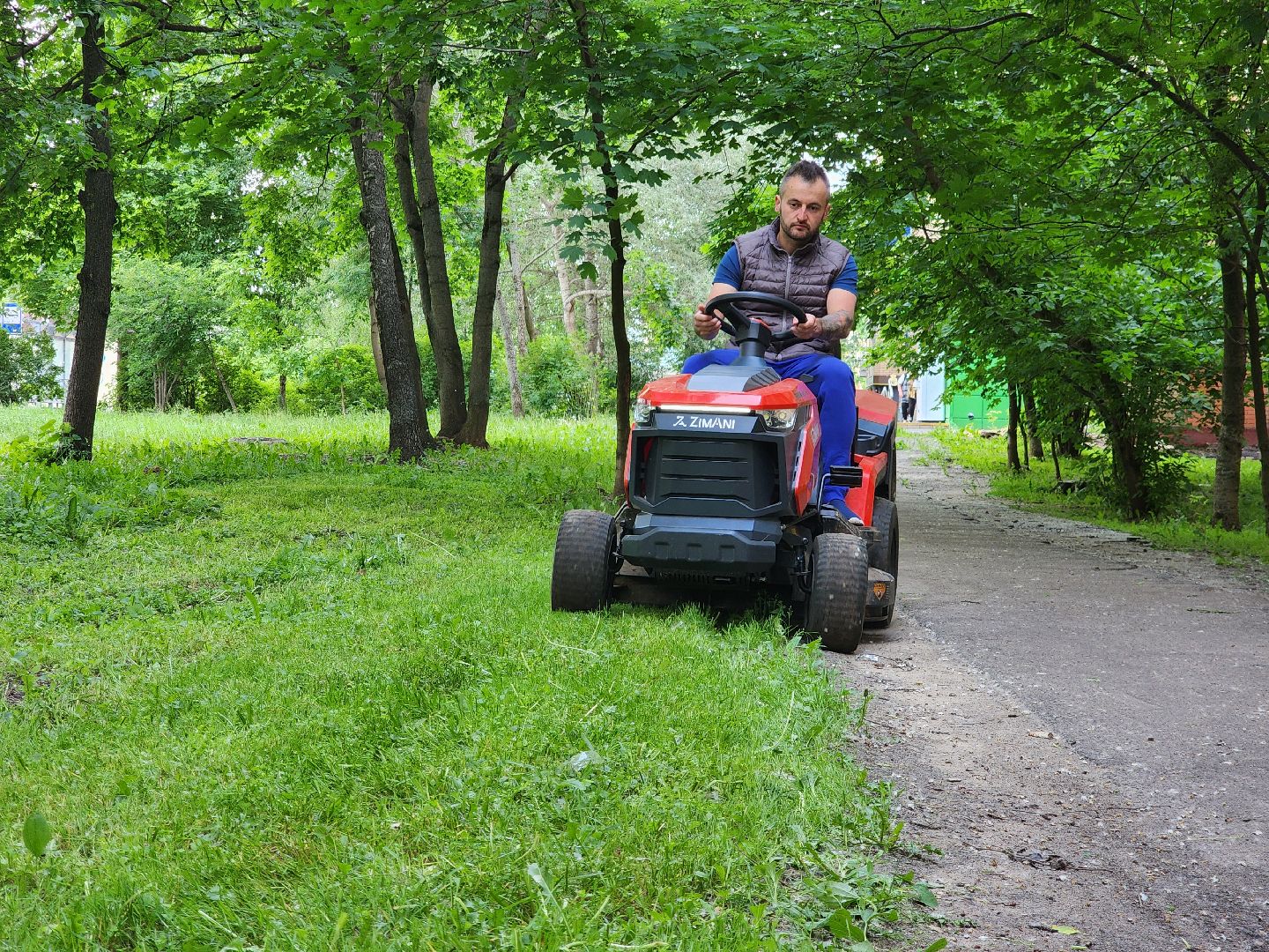 фрязино, покос травы, новая техника, мбу городское хозяйство, газонокосилка,