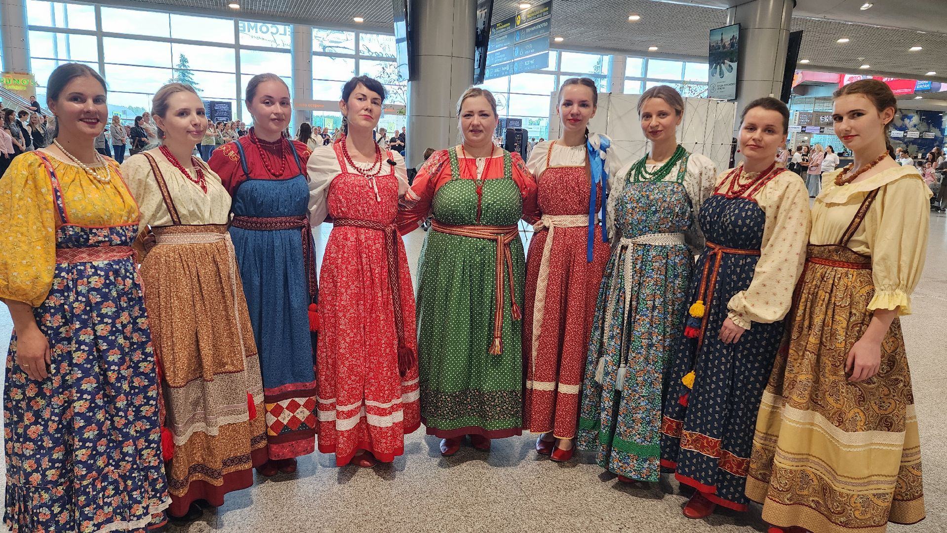 культура, фольклор, ансамбль, коллектив, русские традиции, россия , день россии, домодедово, аэроопорт, аэропорт домодедово, концерт, флаг россии, флешмоб, подмосковье,
