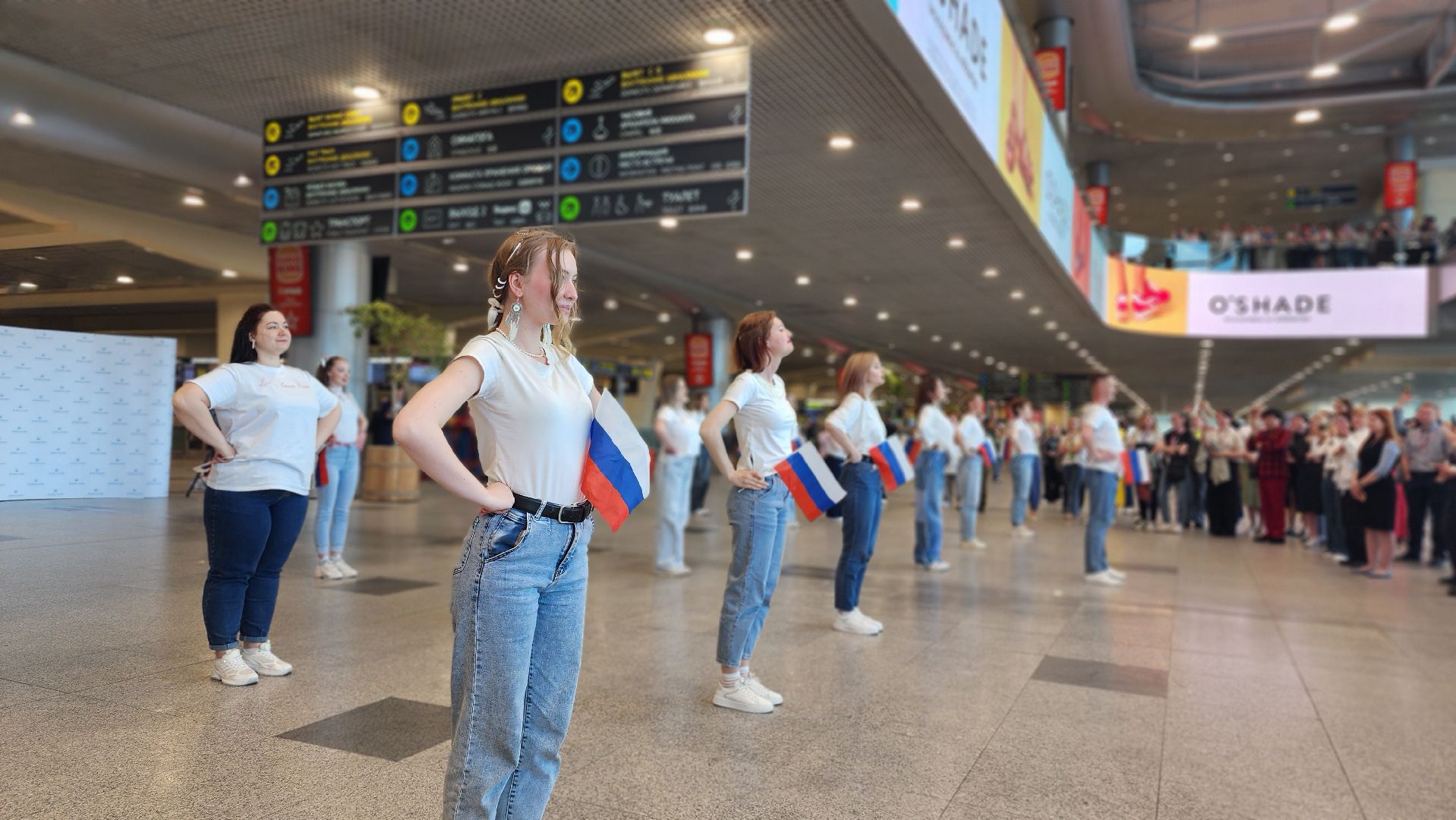 домодедово, помосковье, культура, танец, флешмоб, аэропорт, аэропорт домодедово, день россии, россия,