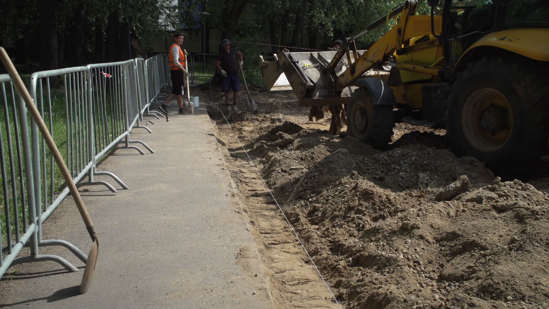 Реутов, парк, фабричный пруд, площадка для детей,