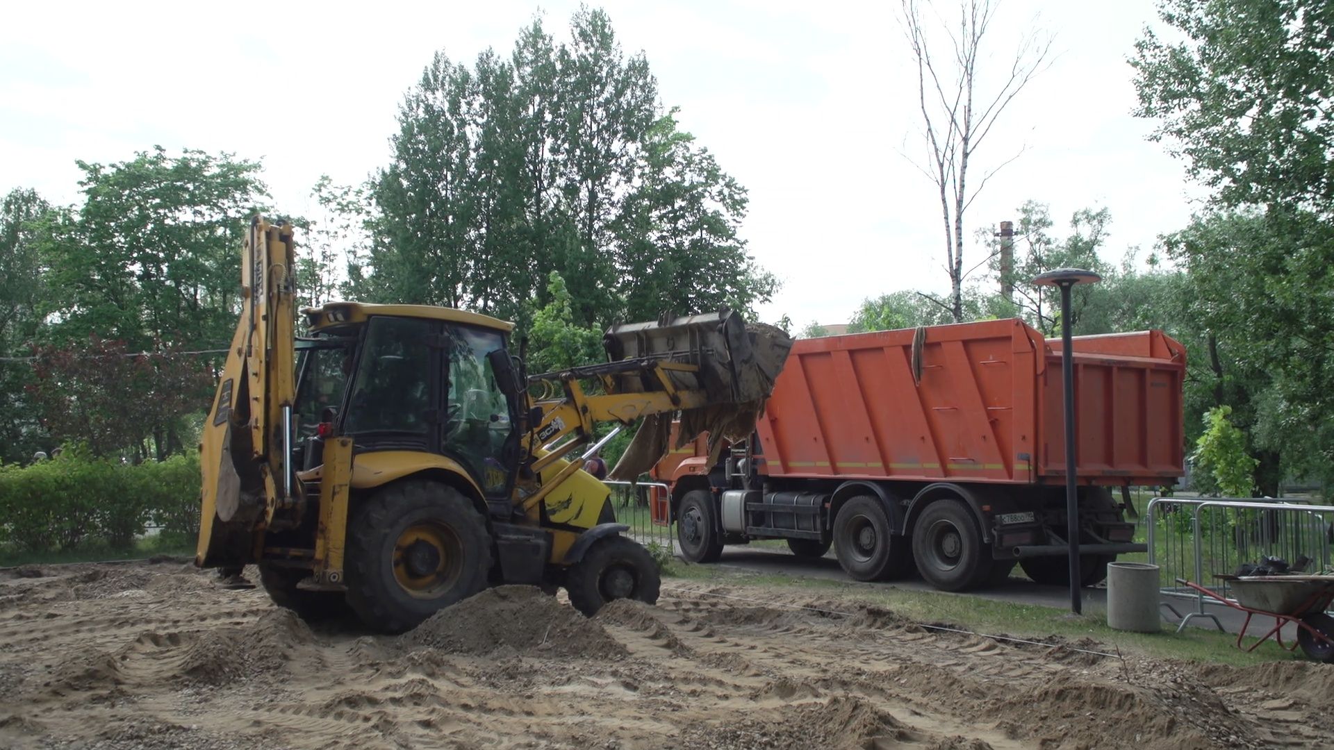 Реутов, парк, фабричный пруд, площадка для детей,