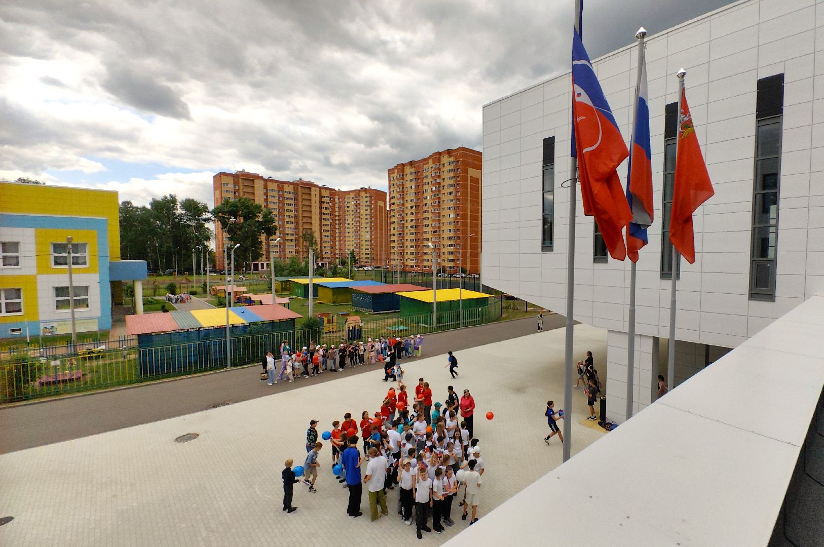 флешмоб, день россии, лагерь, символы,