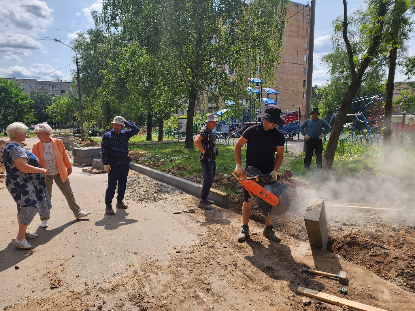 красноармейск, городской округ пушкинский, благоустройство дворов, замена бордюров,