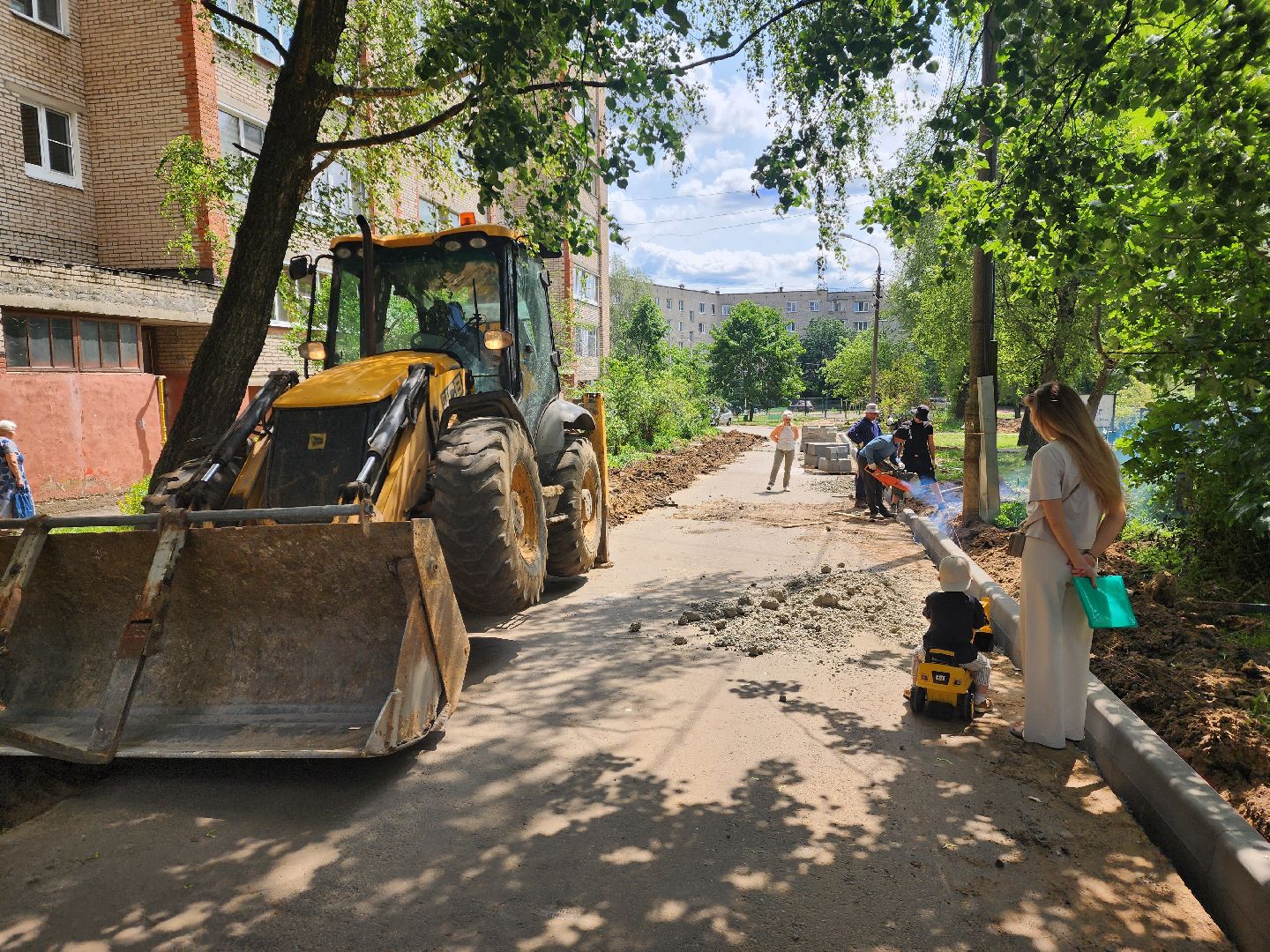 красноармейск, городской округ пушкинский, благоустройство дворов, замена бордюров,