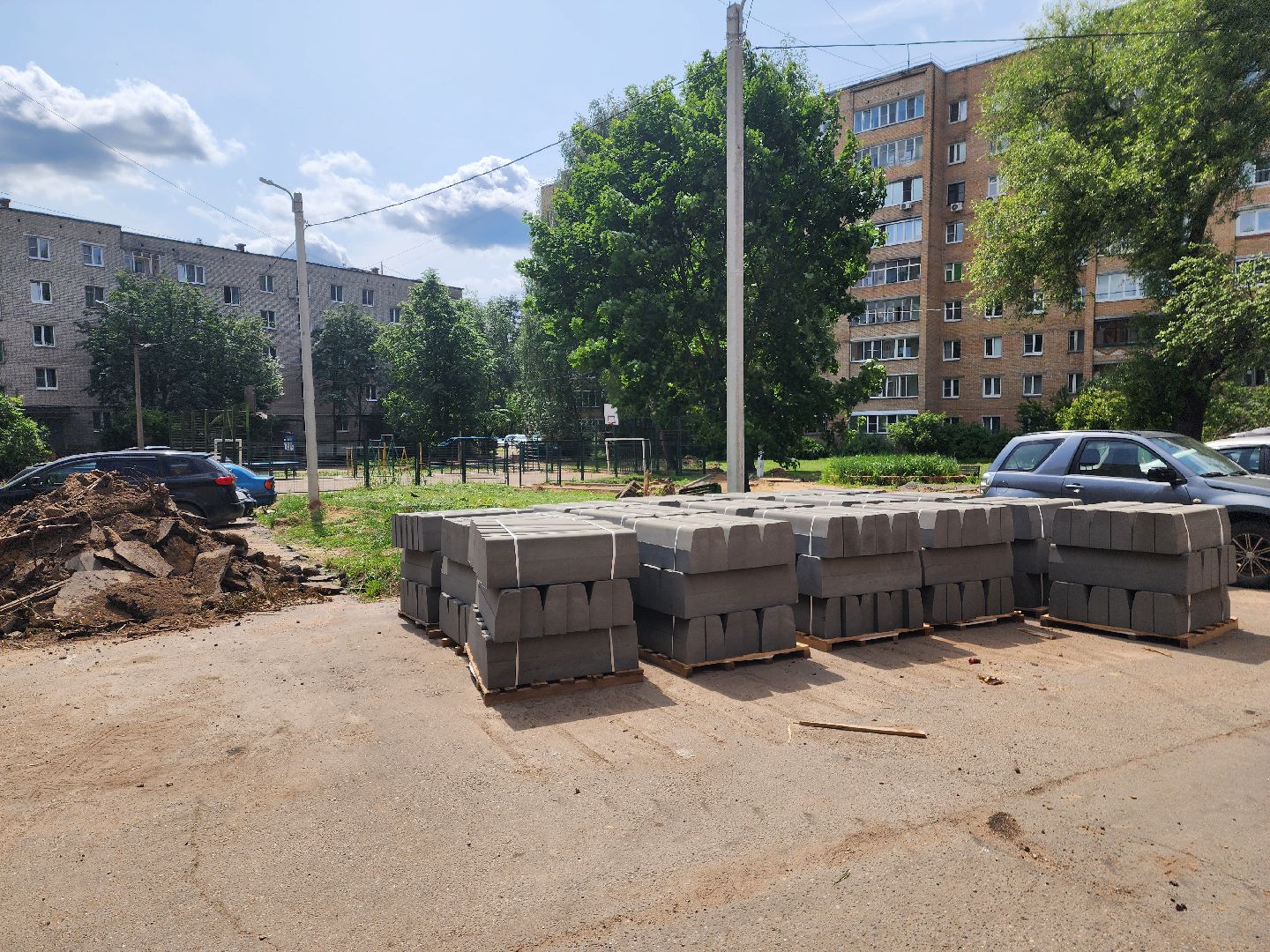 красноармейск, городской округ пушкинский, благоустройство дворов, замена бордюров,