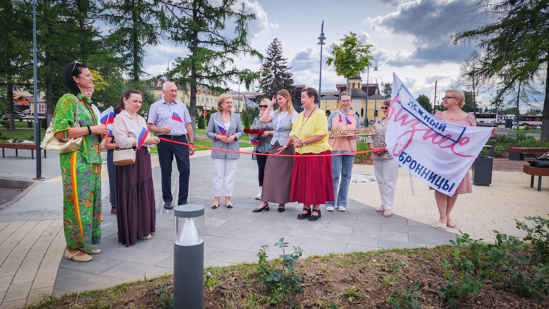 бронницы, союз Содействие женскому предпринимательству , Нежная клумба , новый цветник на площади имени Тимофеева ,