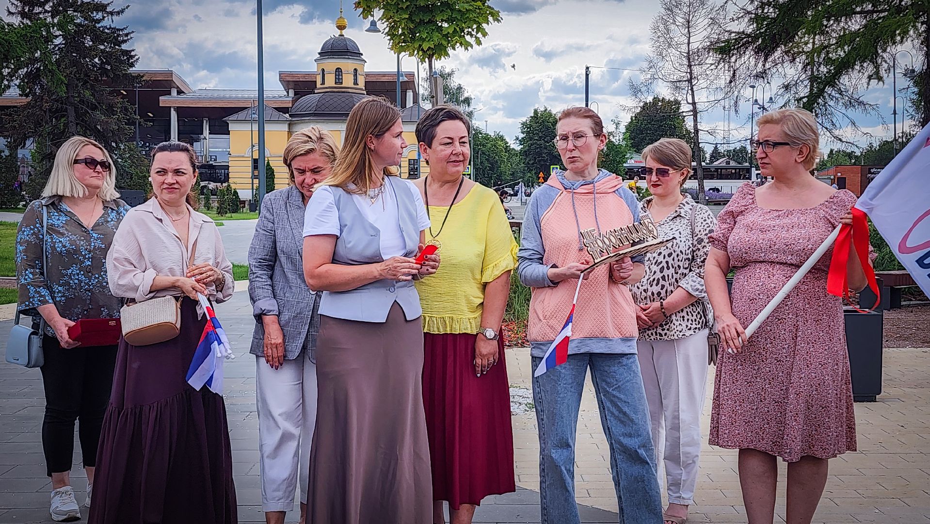 бронницы, союз Содействие женскому предпринимательству , Нежная клумба , новый цветник на площади имени Тимофеева ,