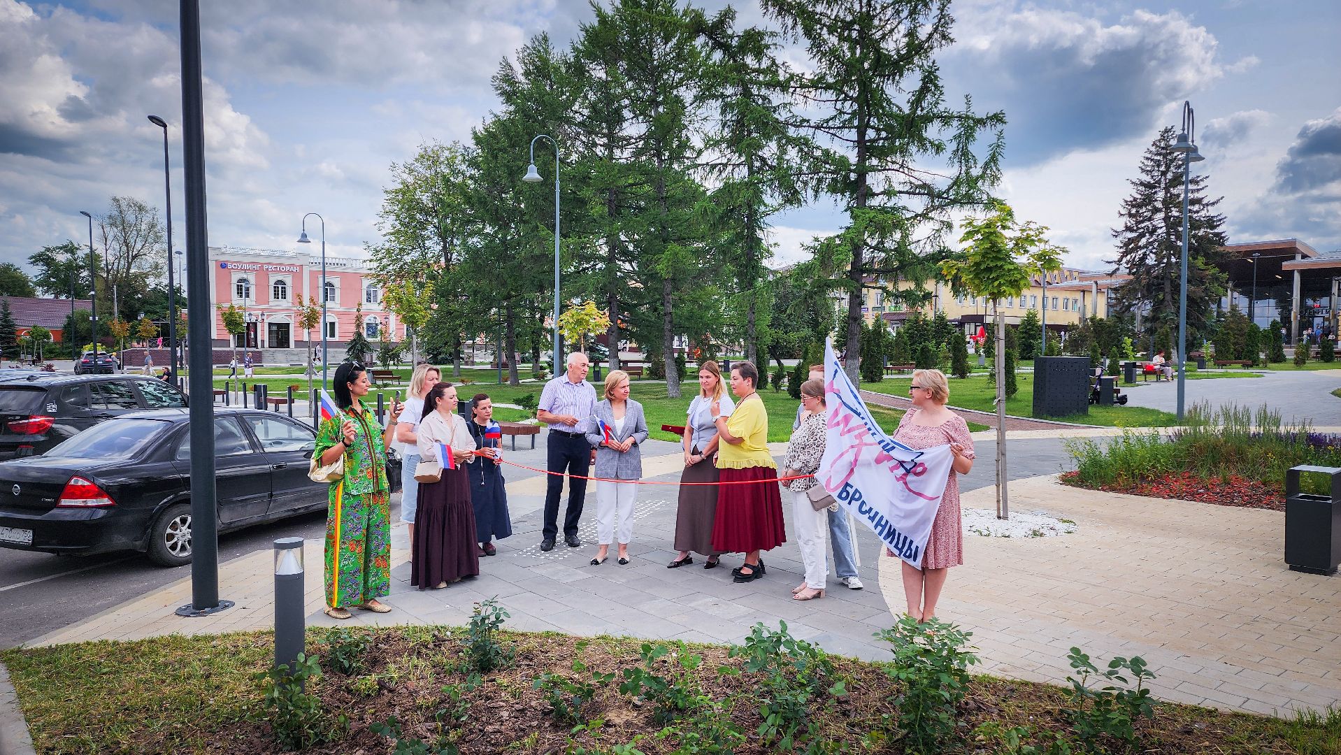 бронницы, союз Содействие женскому предпринимательству , Нежная клумба , новый цветник на площади имени Тимофеева ,