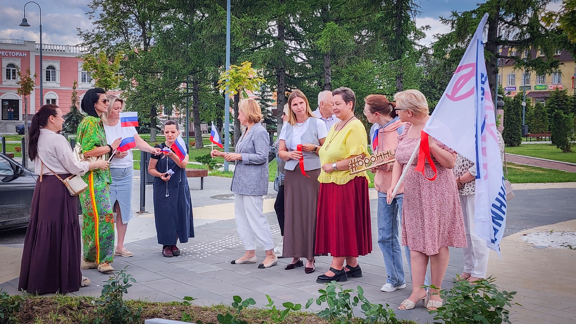 бронницы, союз Содействие женскому предпринимательству , Нежная клумба , новый цветник на площади имени Тимофеева ,