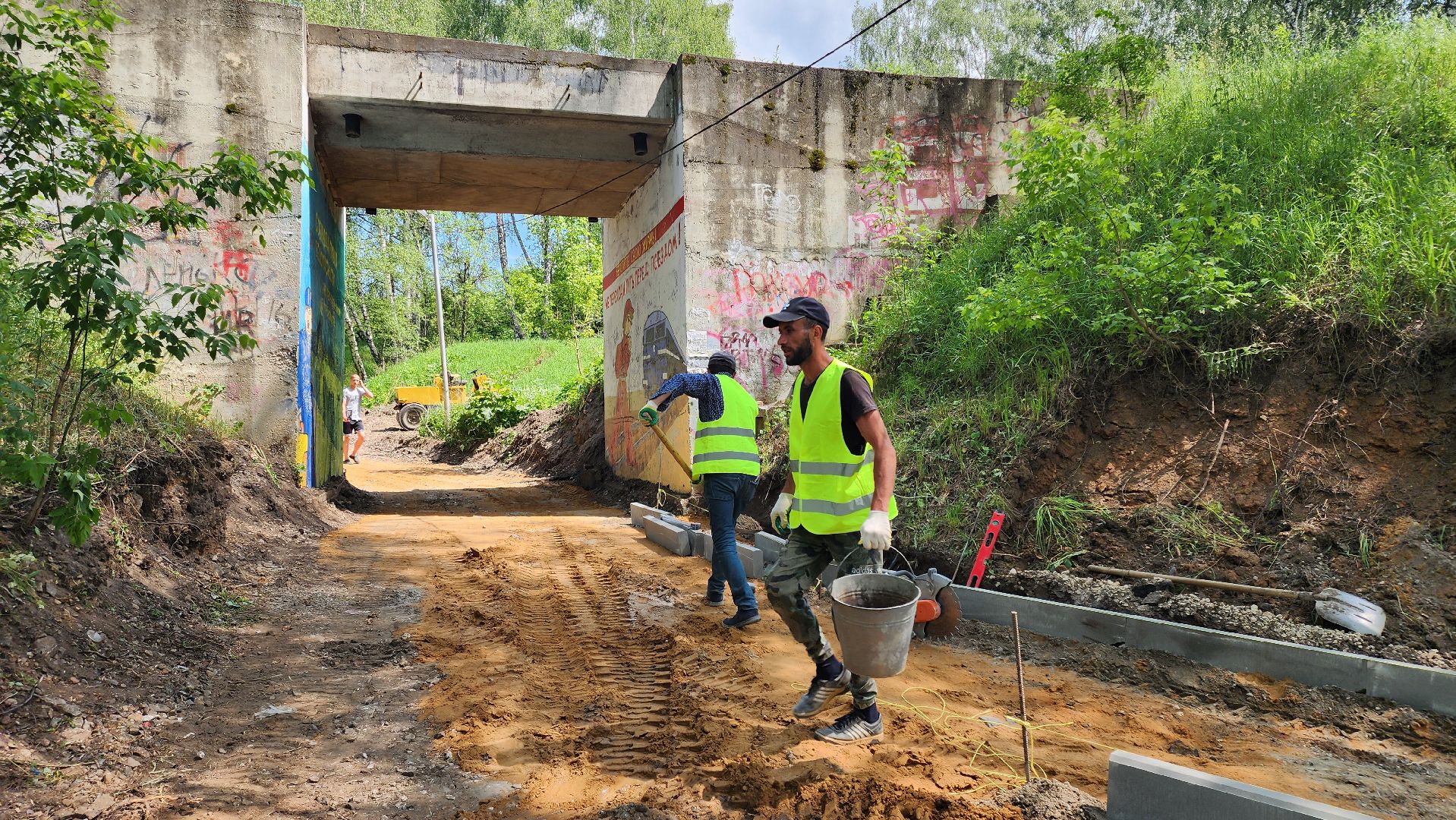 кашира, благоустройство, тротуар, пешеходная дорога, тесна, железная дорога,