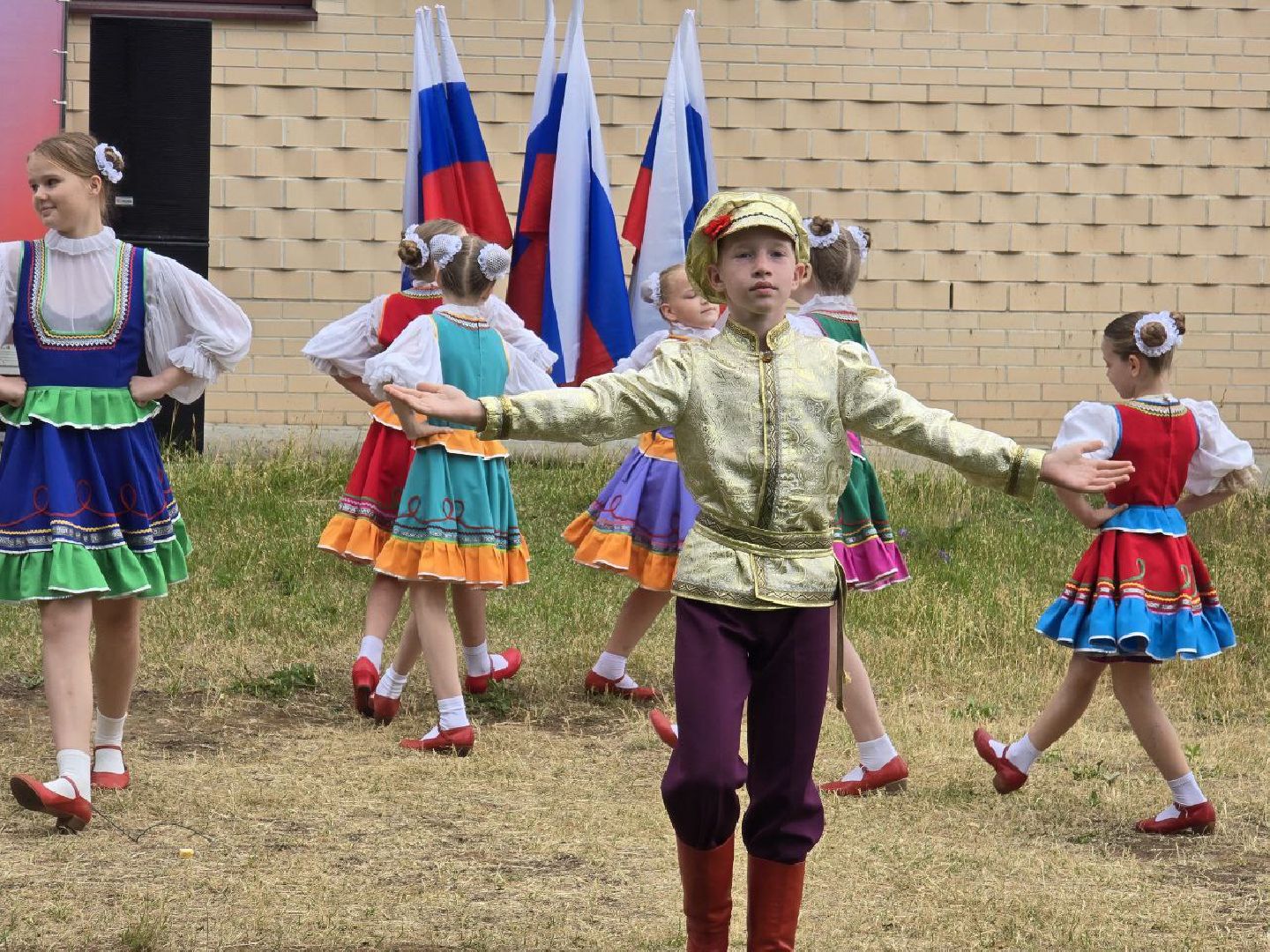 можайск, можайский муниципальный округ, подмосковье, день россии, праздник, флешмоб, авторские песни,