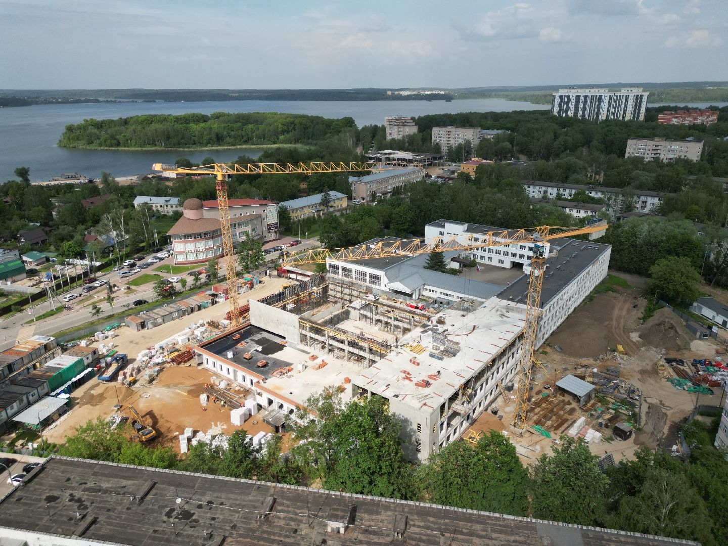 видео с коптера, гимназия 6 в солнечногорске,