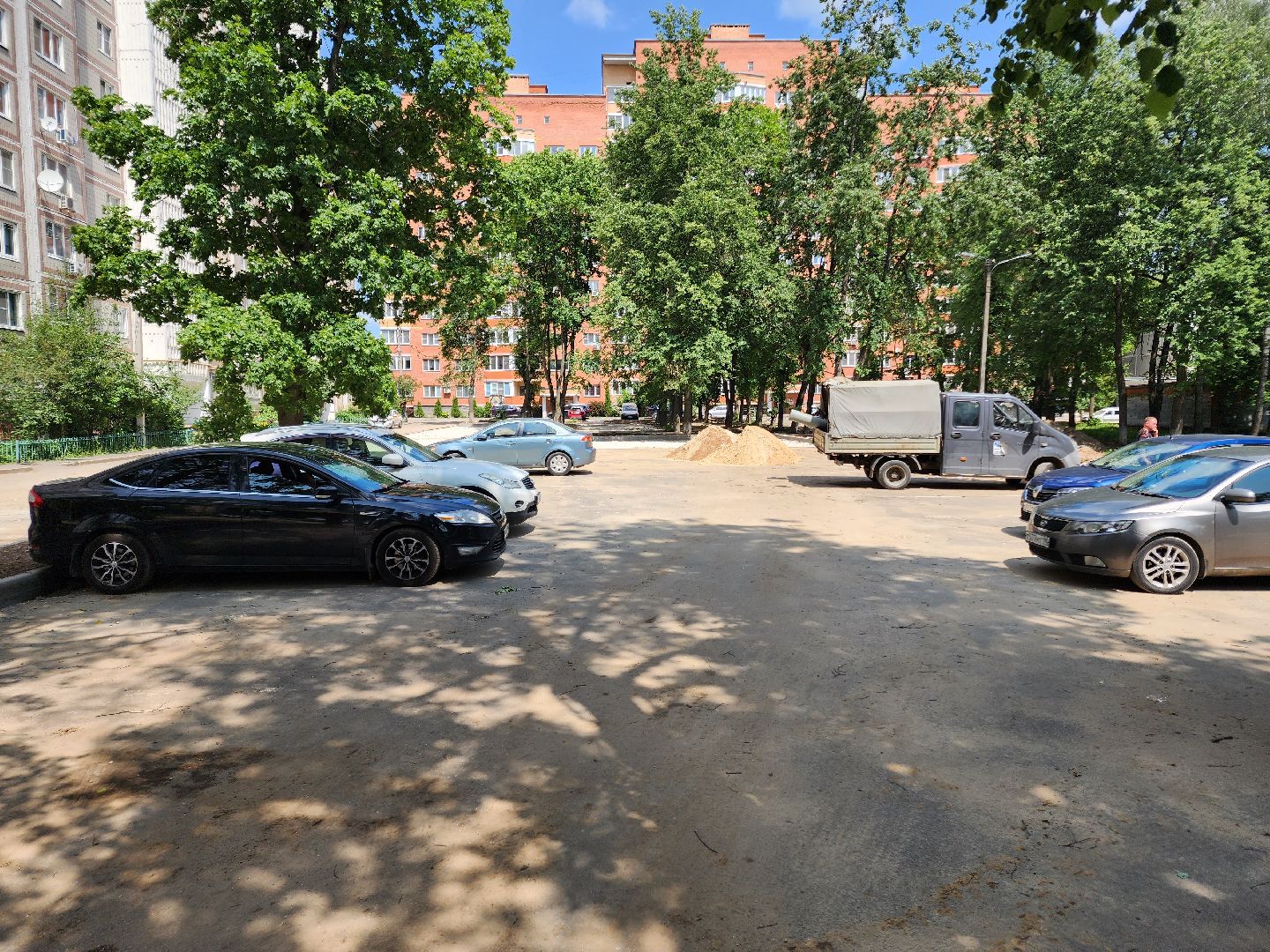 чехов, улица дружбы, комплексное благоустройство двора, парковки, автостоянки, детские и спортивные площадки, проезды, зоны отдыха, пешеходные дорожки, госпрограмма московской области, формирование комфортной городской среды,