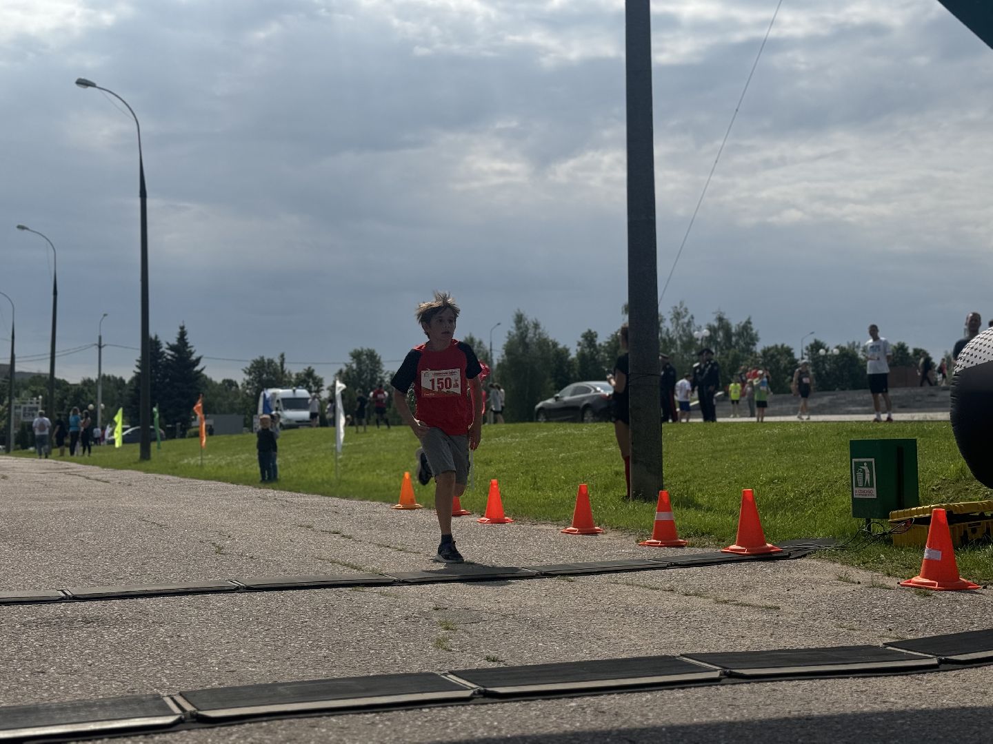 ленинский забег, музей заповедник горки ленинские, спортсмены, бегуны, день россии, 80 лет победе,