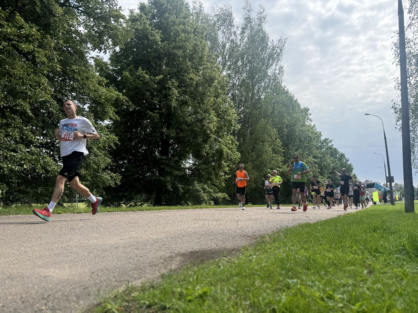 ленинский забег, музей заповедник горки ленинские, спортсмены, бегуны, день россии, 80 лет победе,