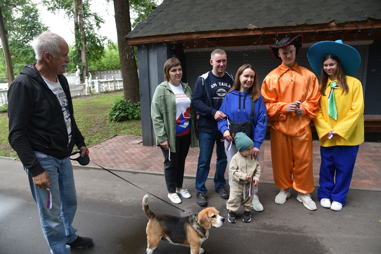 лотошино, лотошинский парк, день россии, триколор, ленточка,