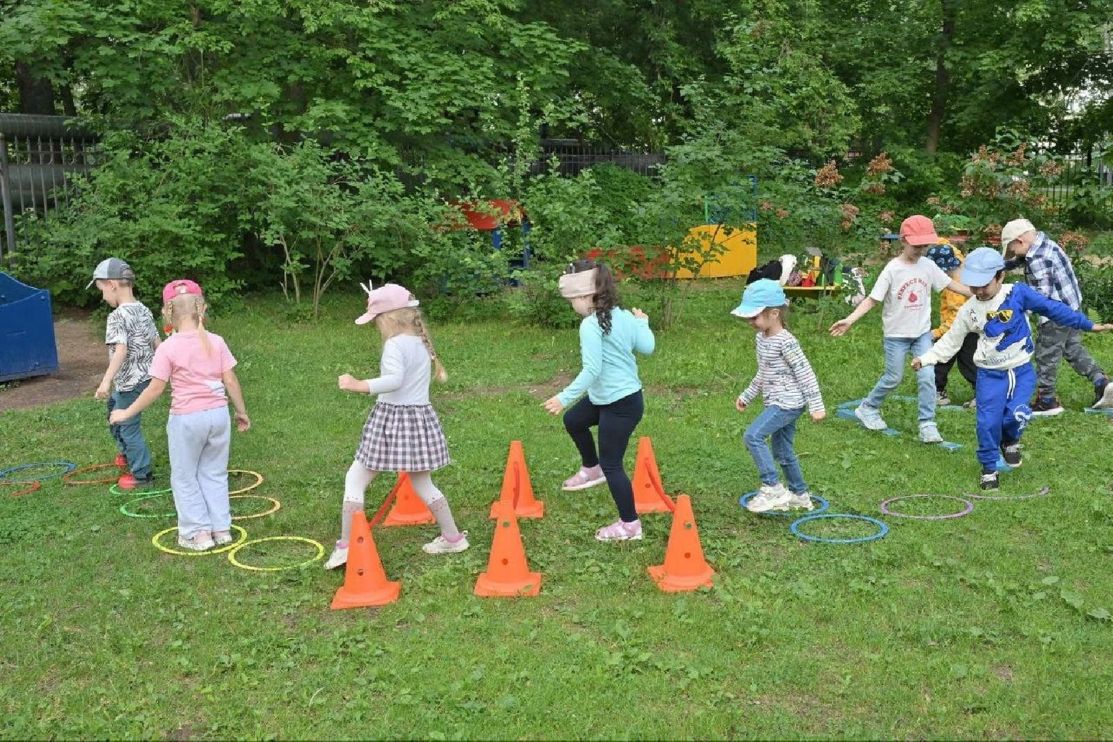 день россии, праздник власиха, школа попова власиха, дошколята власиха, государственный праздник, триколор,