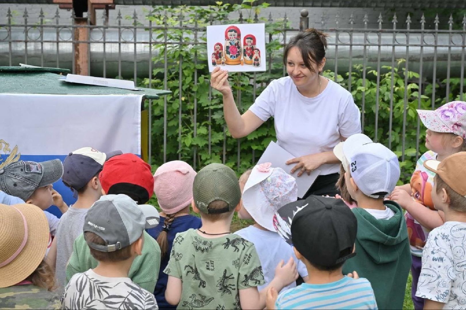 день россии, праздник власиха, школа попова власиха, дошколята власиха, государственный праздник, триколор,