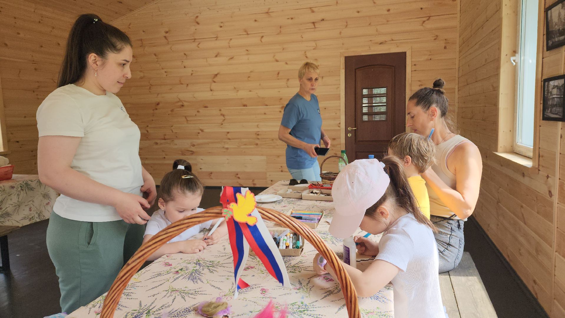 день россии, мастер-класс, экопарк, дети, триколор, флаг россии, вертикалки,