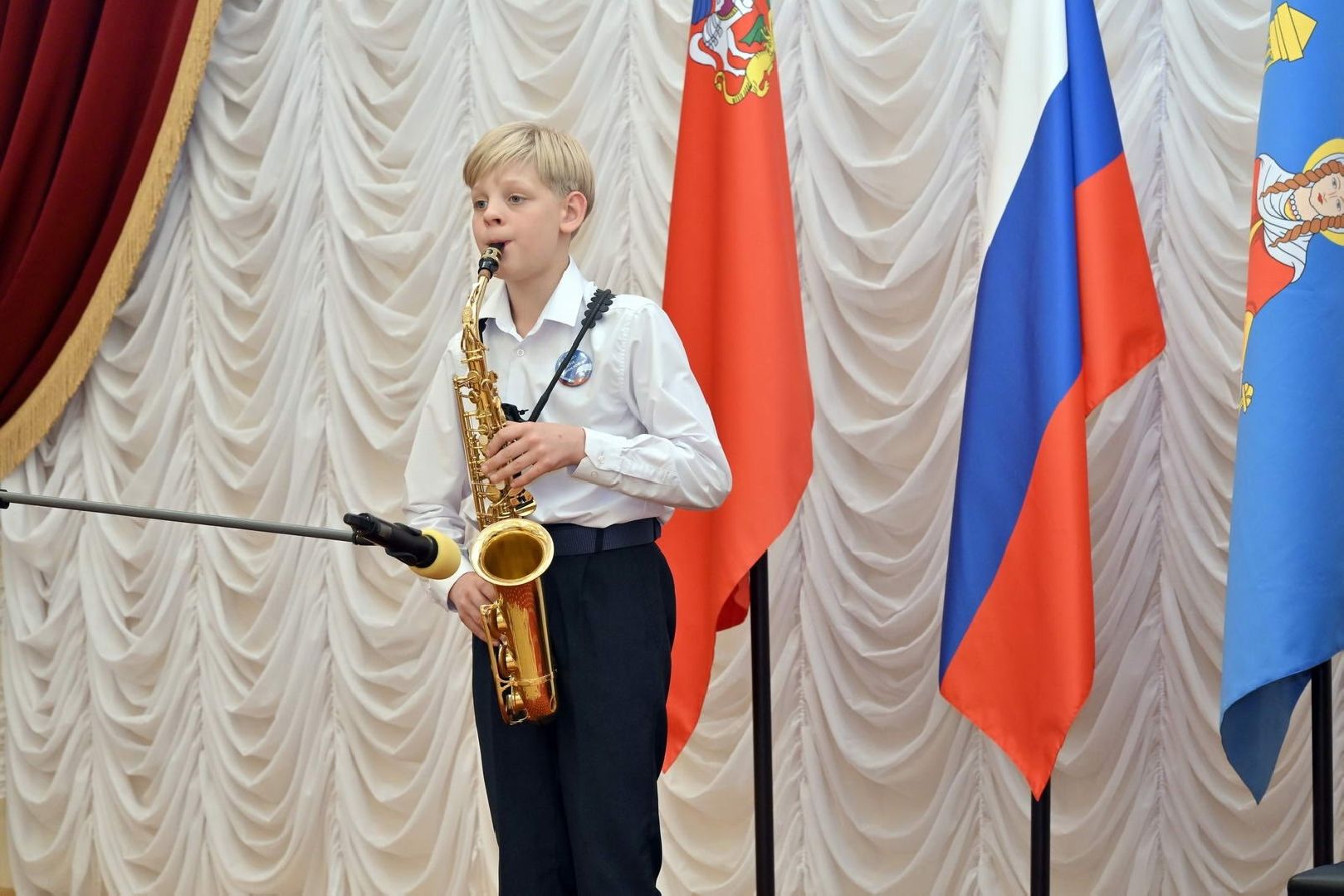 вручение паспортов, паспорт гражданина РФ, торжественная церемония , власиха вручение паспоров, глава власихи,