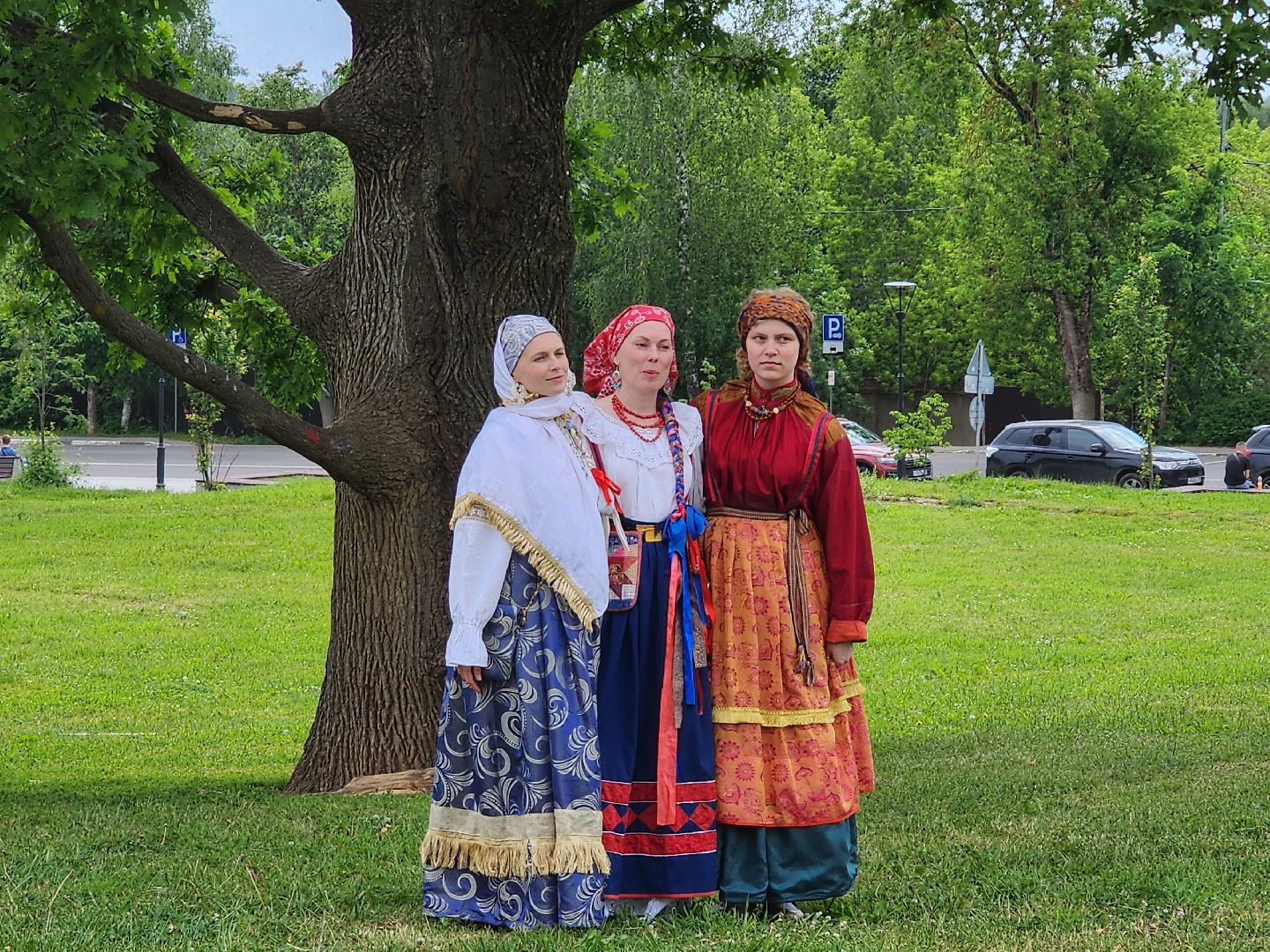 день россии 2025, народный костюм, хоровод, скоморошьяслобода, сергиев посад,