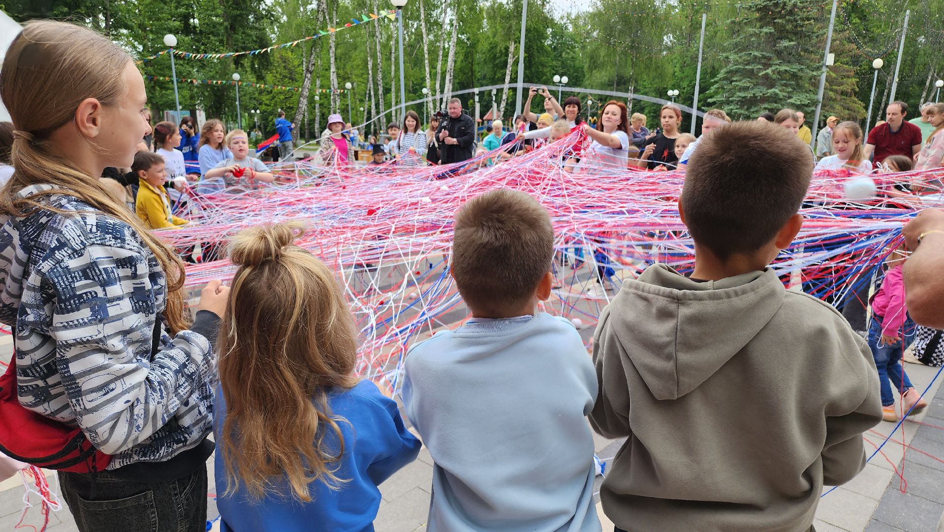 кашира, день россии, парк, праздник, флешмоб, триколор, волонтеры,